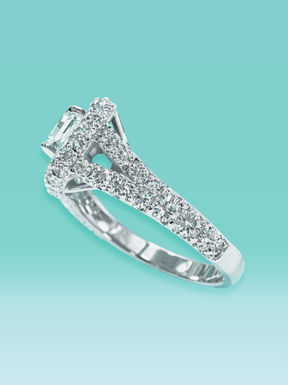 Round Cut Lab Diamond Halo Pavé Engagement Ring