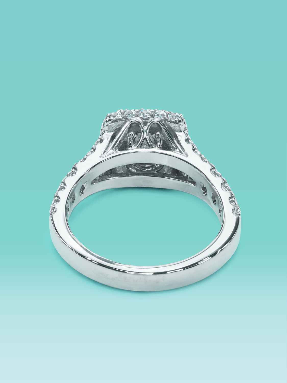 Round Cut Lab Diamond Halo Pavé Engagement Ring