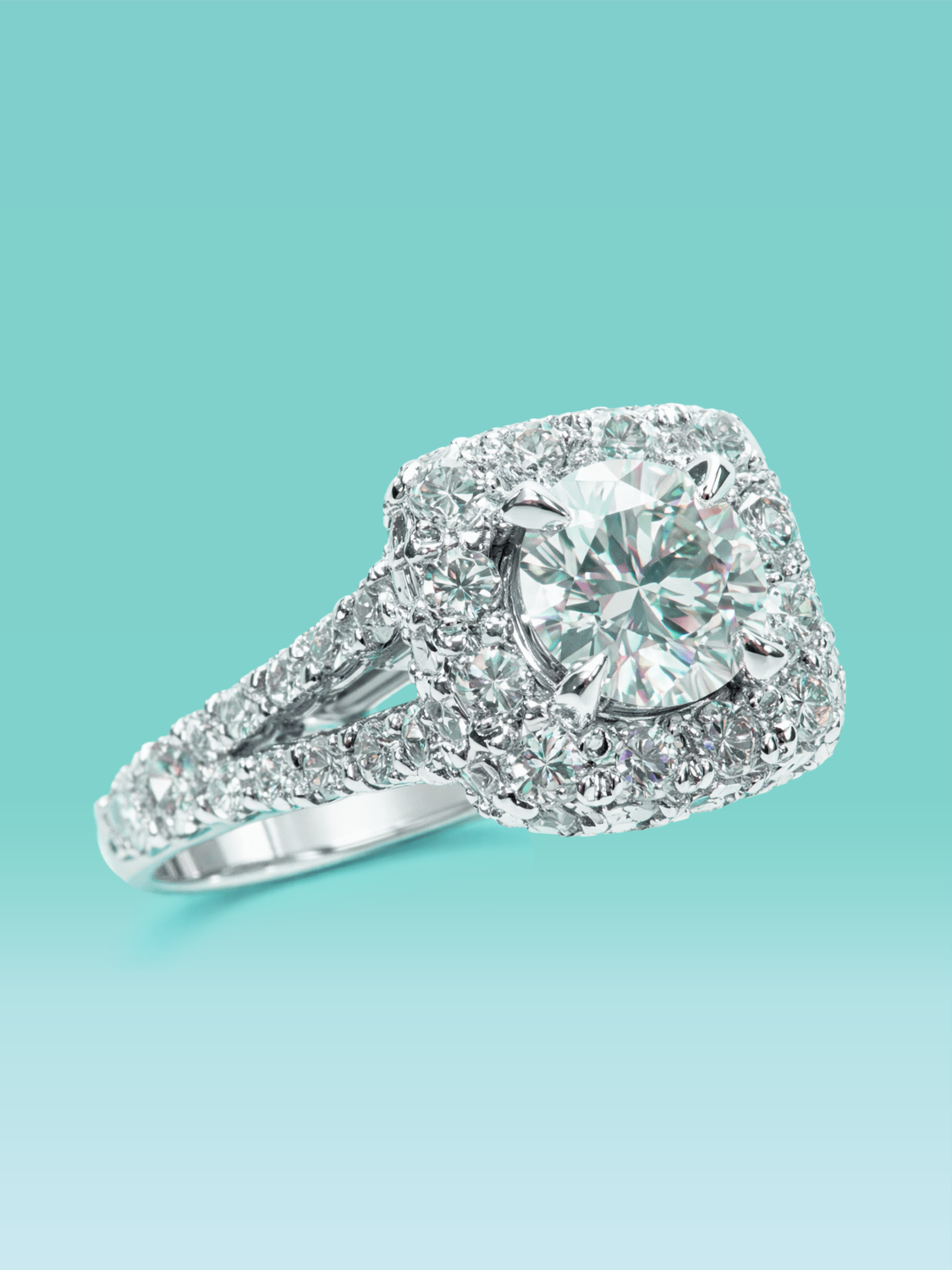 Round Cut Lab Diamond Halo Pavé Engagement Ring