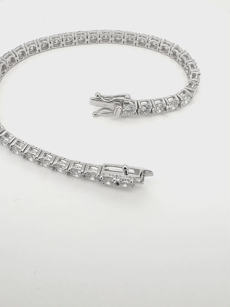 Video of the 4mm (10.00 ctw) Round 4-Prong Lab-Grown Diamond Tennis Bracelet, showing sparkle and movement — Bow Tie Lab Diamonds