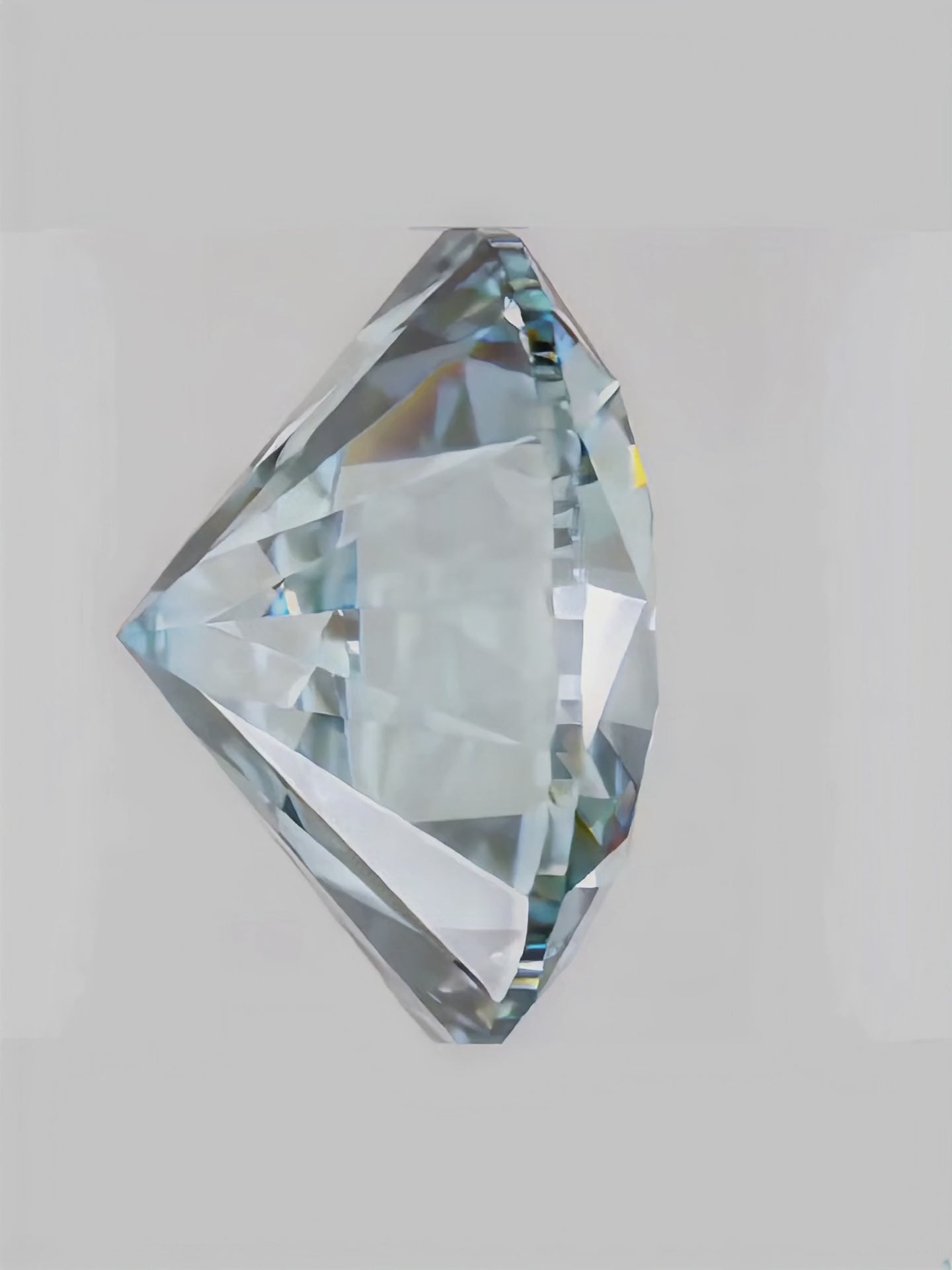Load video: Fancy Blue Round Cut 4-Prong Solitaire Lab Grown Diamond Engagement Ring